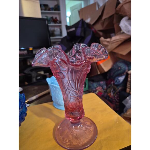 Fenton Other - Vintage Fenton Art Glass Vase In Empress Rose Pink Color With Daffodil Pattern